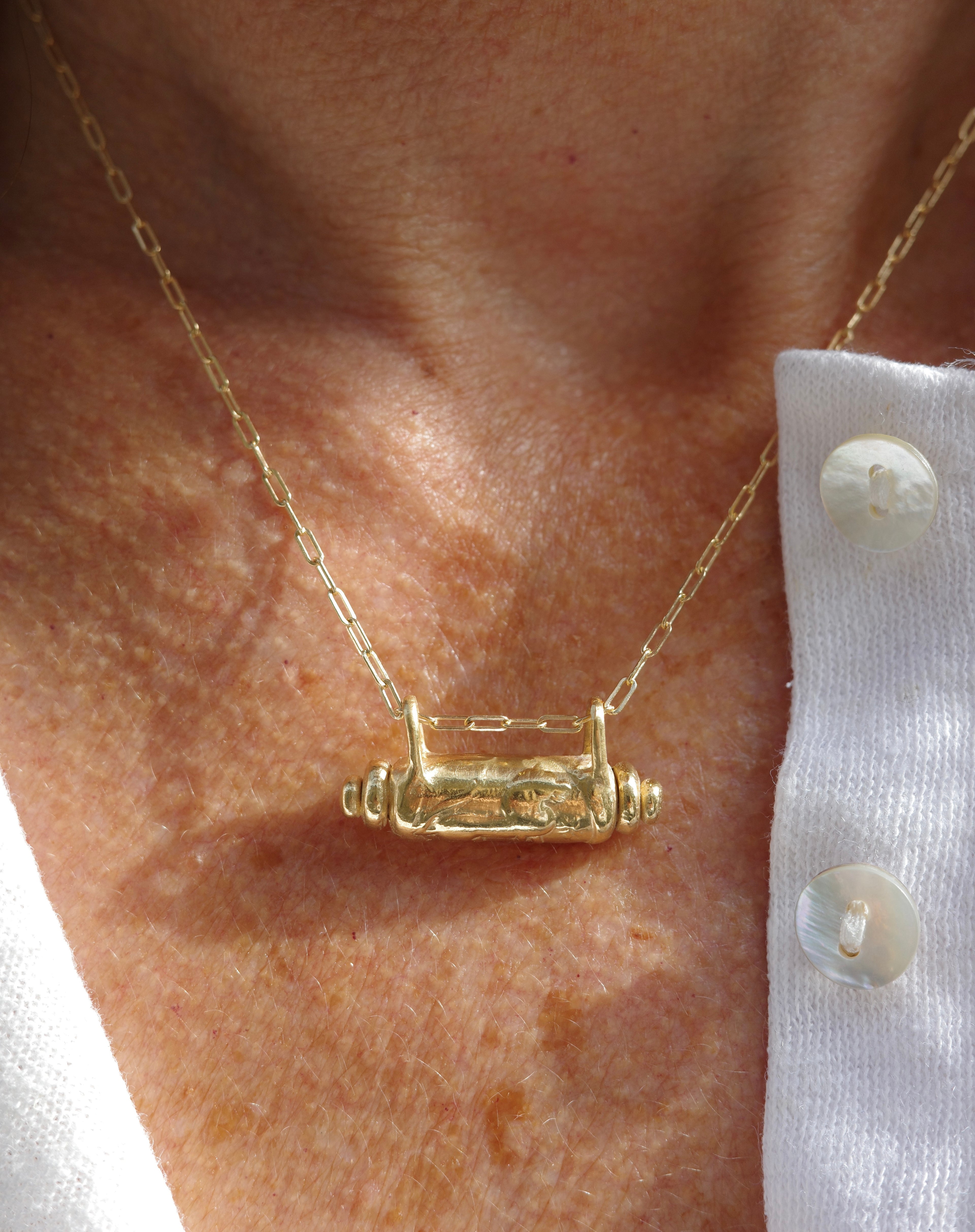 LION BARREL PENDANT - 18K GOLD VERMEIL